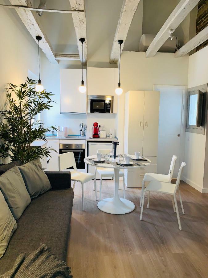 Stylish Apts Center Malasana- 1, 2 & 3 Bedroom Flats In Same Building Madrid Extérieur photo